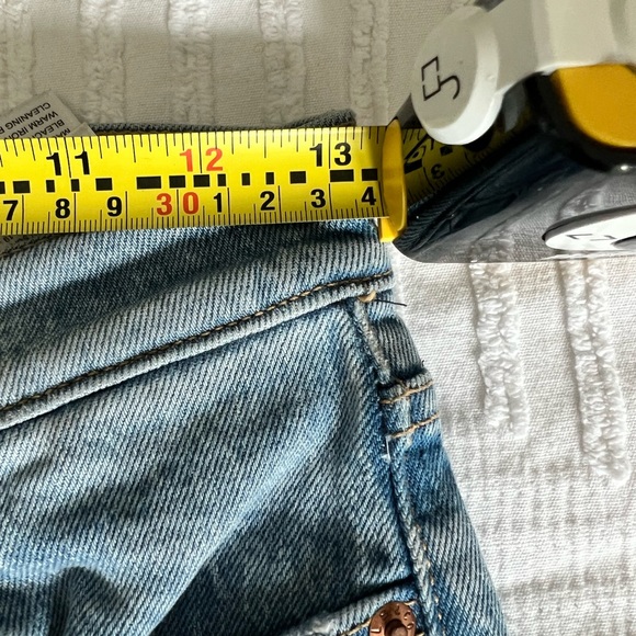 * SOLD ON ANOTHER PLATFORMLevi’s wedgie straight size 25 - Picture 5 of 5